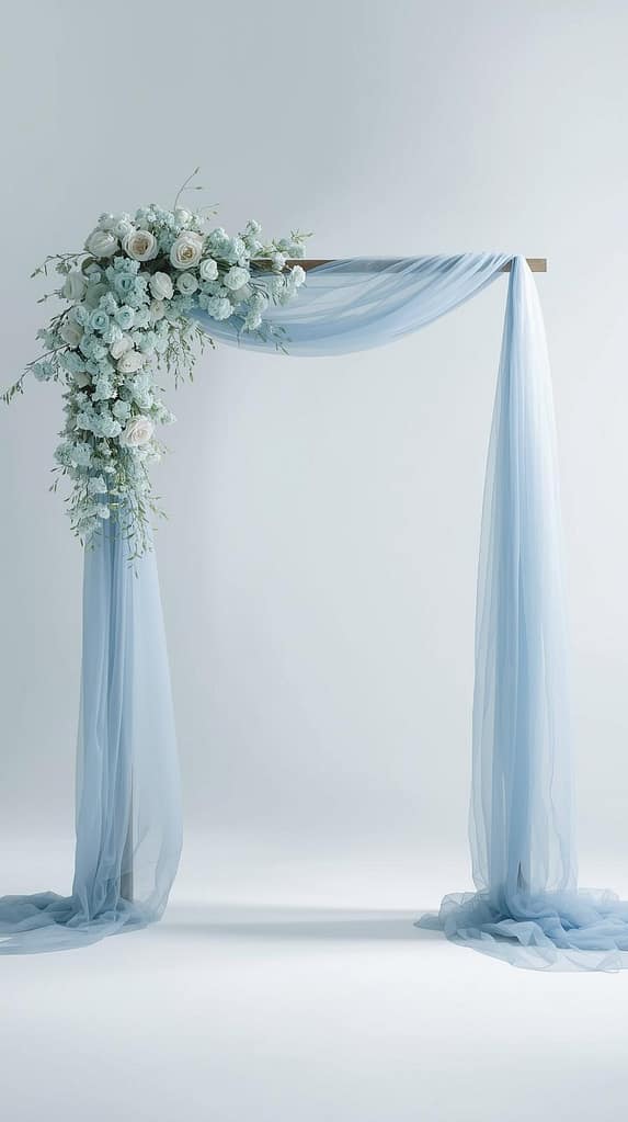 Eisblauer Hochzeitsbogen