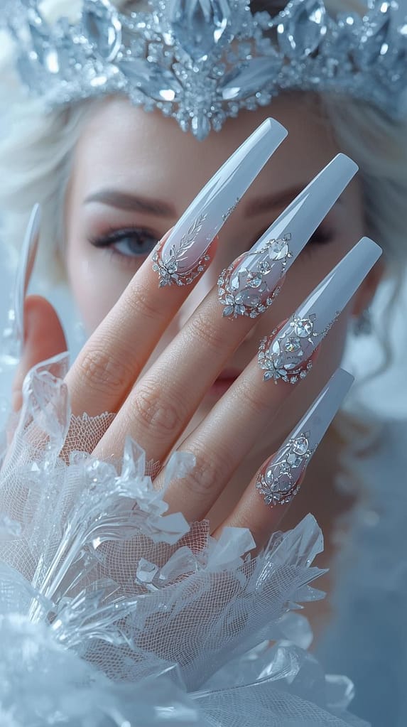 Eisblaue winterliche Ice Queen Nägel